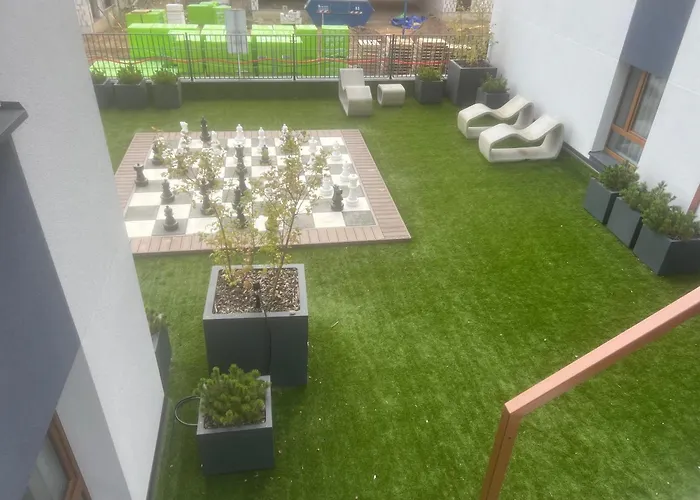 Two Bedroom Riverland Apartman *